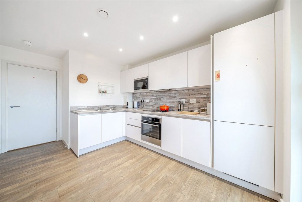 Property photo 3 of 23 Picture No. 08