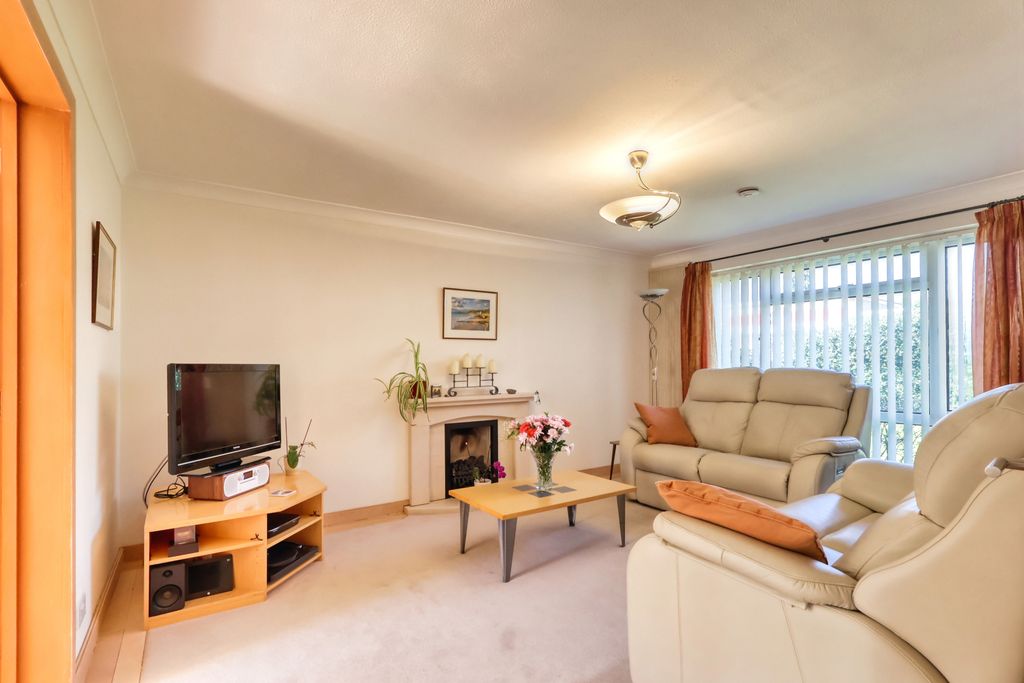 Property photo 3 of 16 Picture No. 11