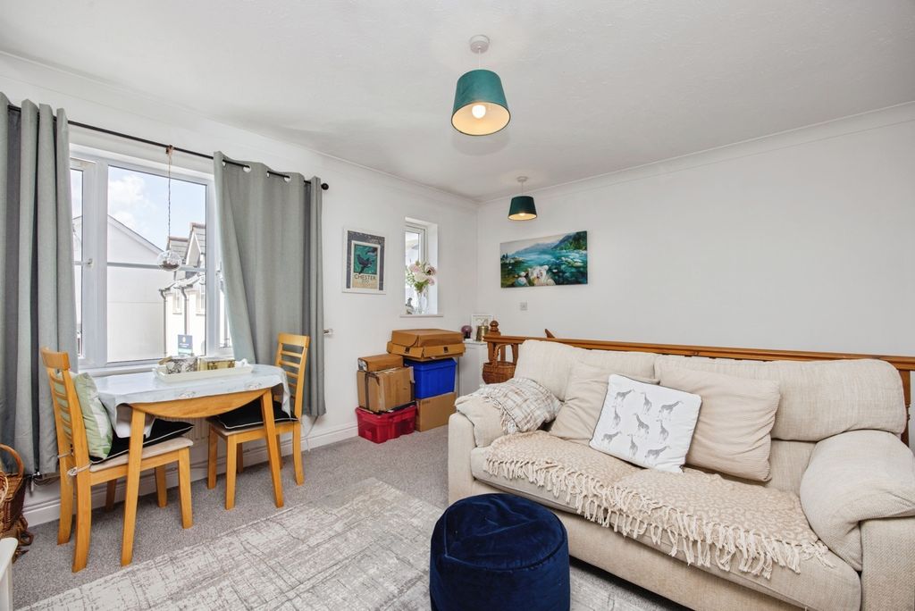 Property photo 3 of 17 Pbox-Img.Jpg