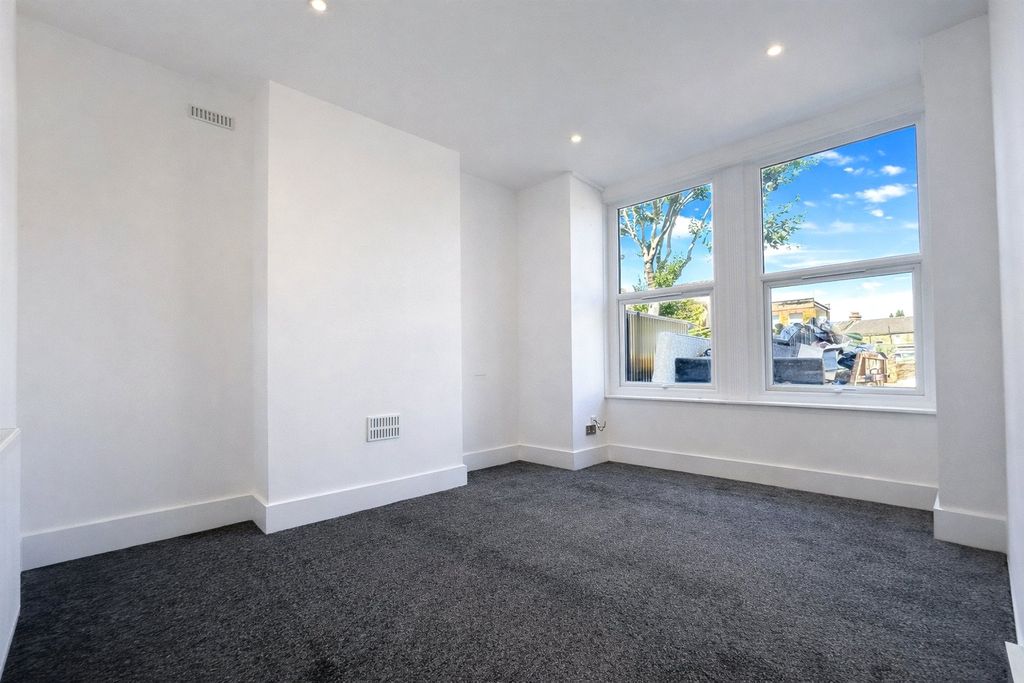 Property photo 2 of 10 Picture 2