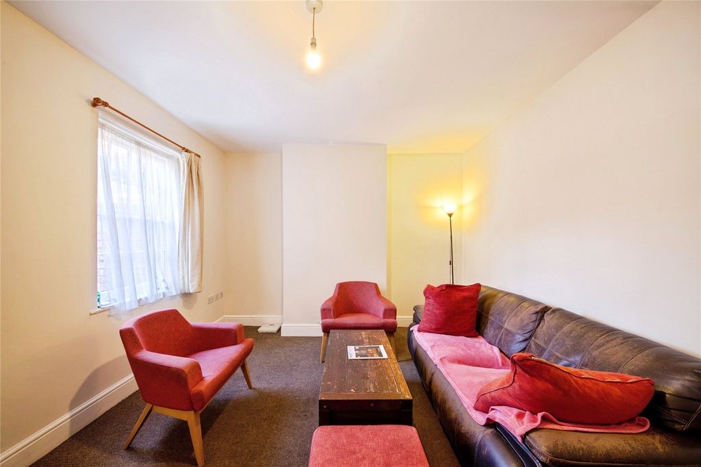 Property photo 3 of 17 Picture No. 06