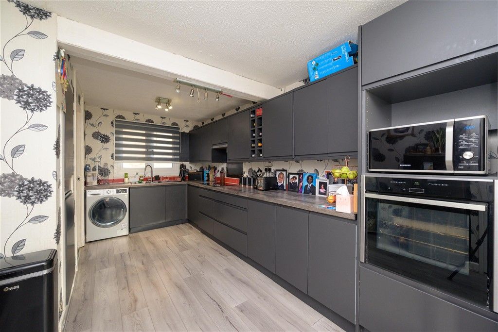 Property photo 2 of 15 Kitchen