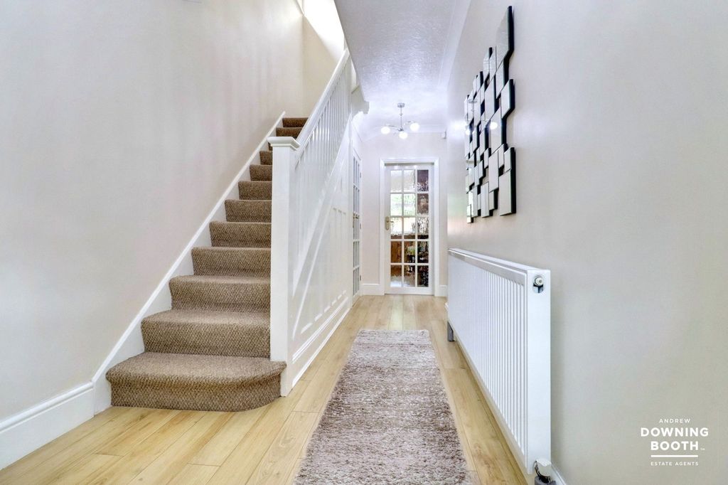 Property photo 2 of 26