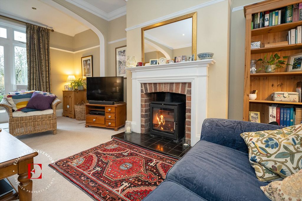 Property photo 2 of 27