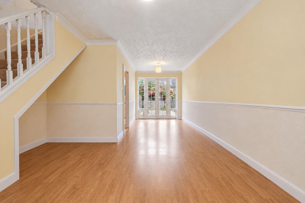Property photo 2 of 11 94_92219.Jpg.Png
