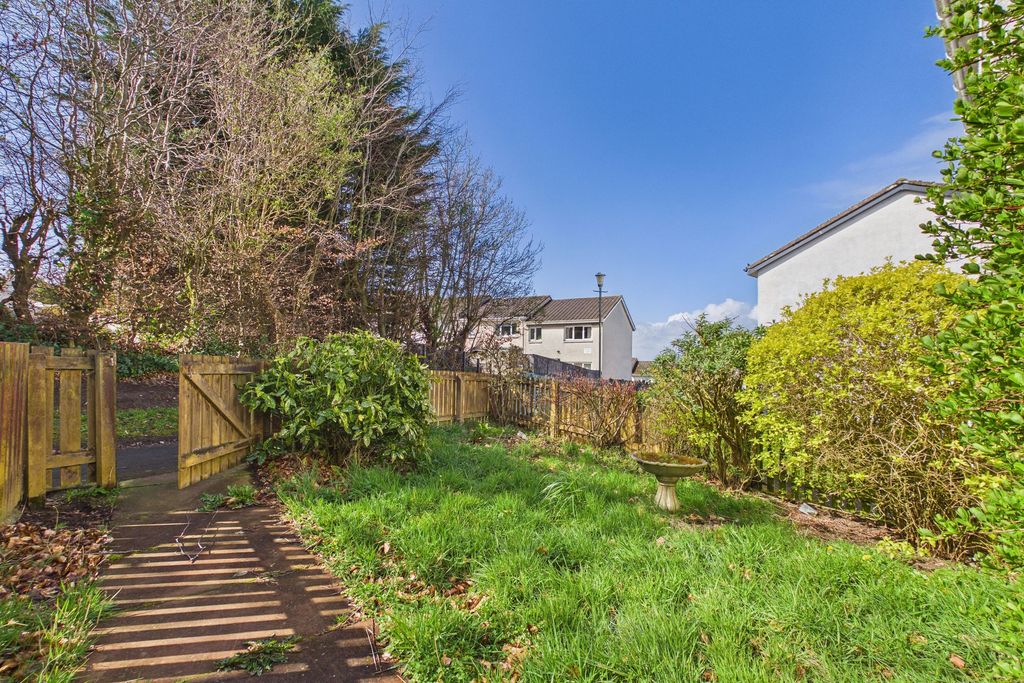 Property photo 2 of 15 Front Garden