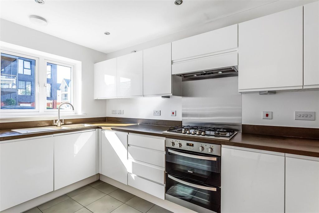 Property photo 2 of 22 3-Huxley-Drive-13.Jpg
