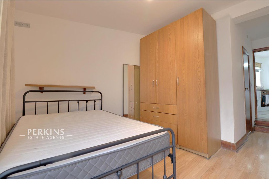 Property photo 2 of 4 Bed.Jpg