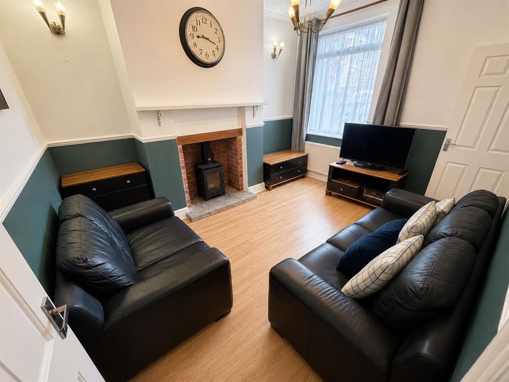 Property photo 3 of 10 Dinning Room