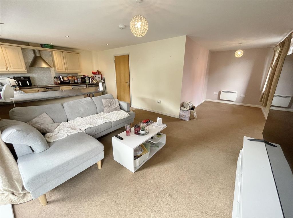 Property photo 2 of 14 Open Plan