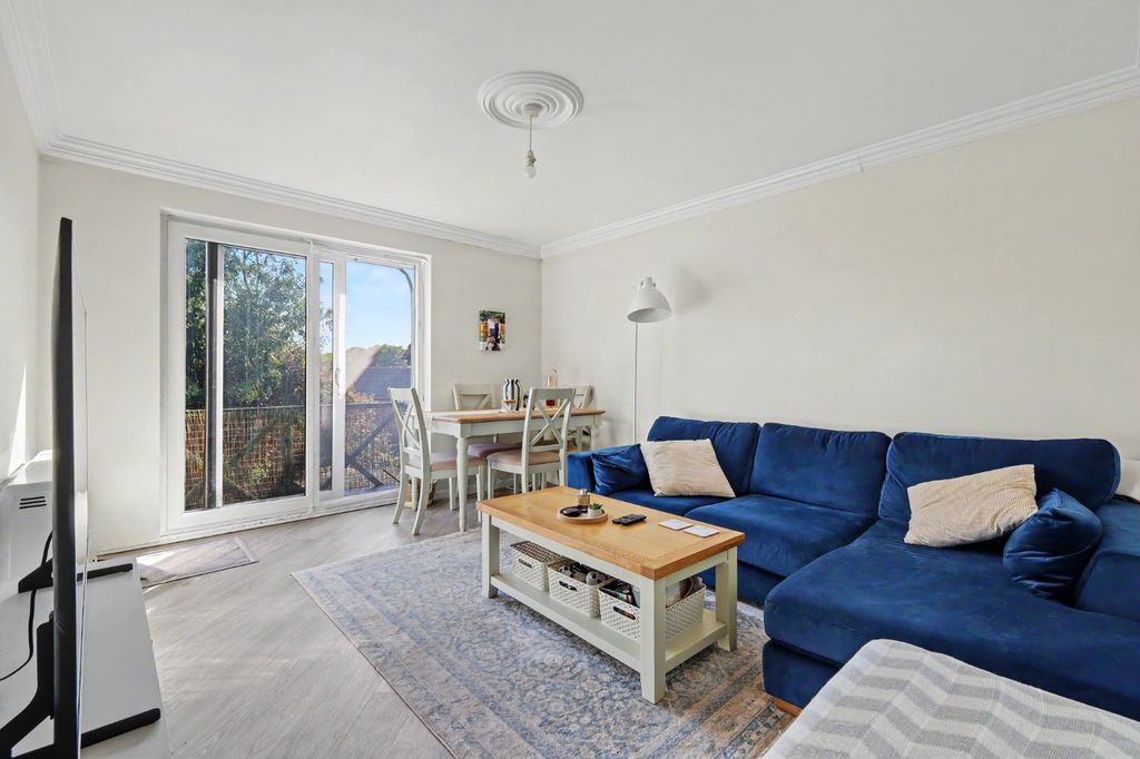 Property photo 2 of 9 5388793