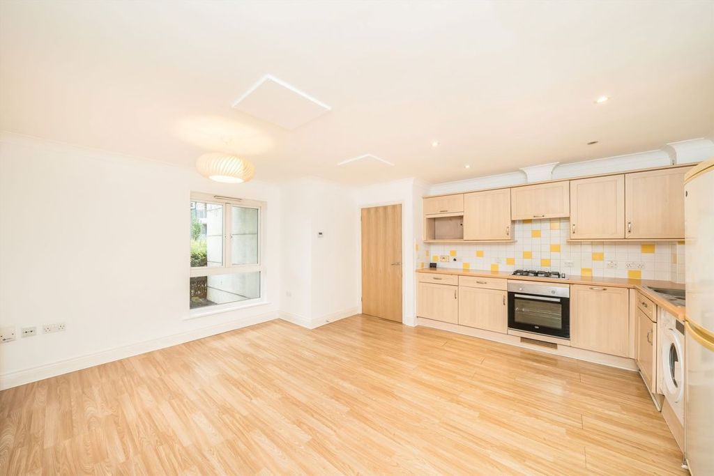 Property photo 2 of 6