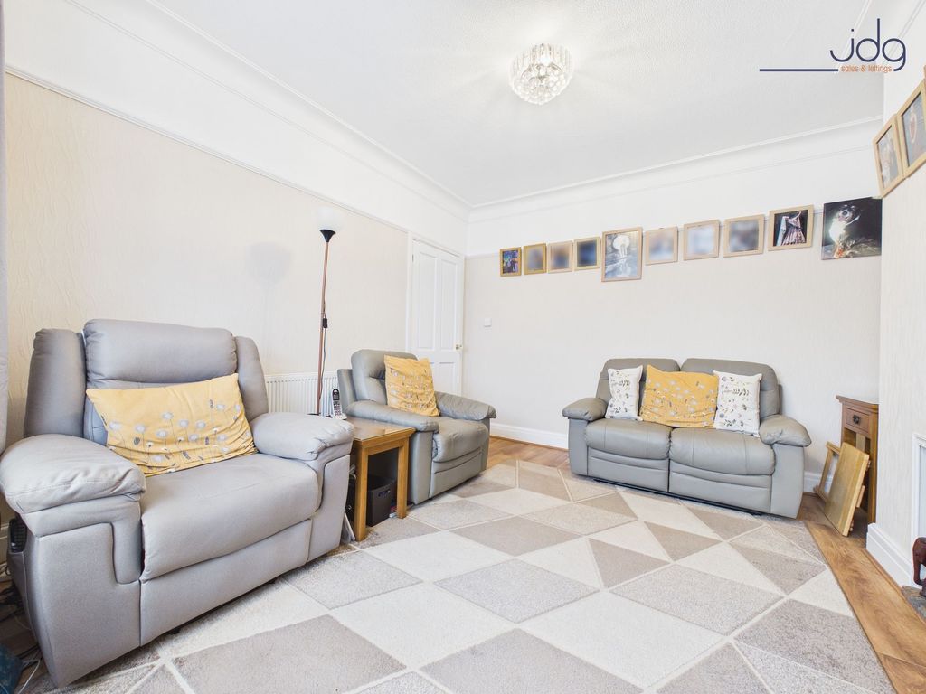 Property photo 3 of 16 Living Room