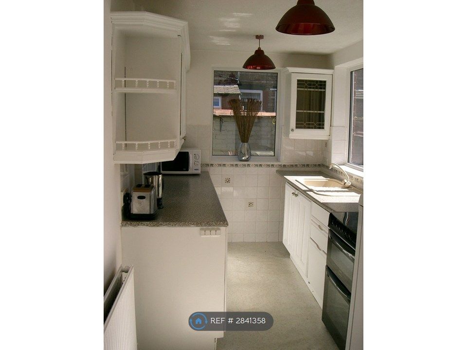 Property photo 3 of 4 Kitchen