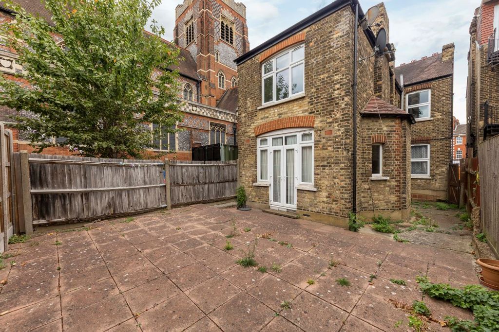 Property photo 3 of 23
