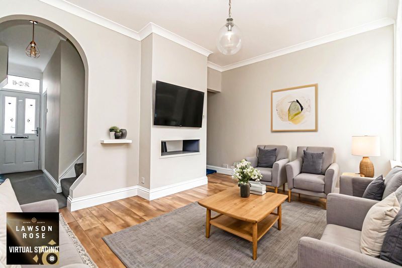 Property photo 2 of 12 .