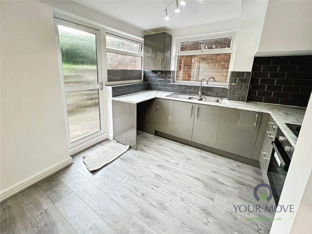 Property photo 2 of 15 Kitchen Area