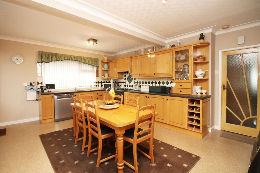 Property photo 3 of 30