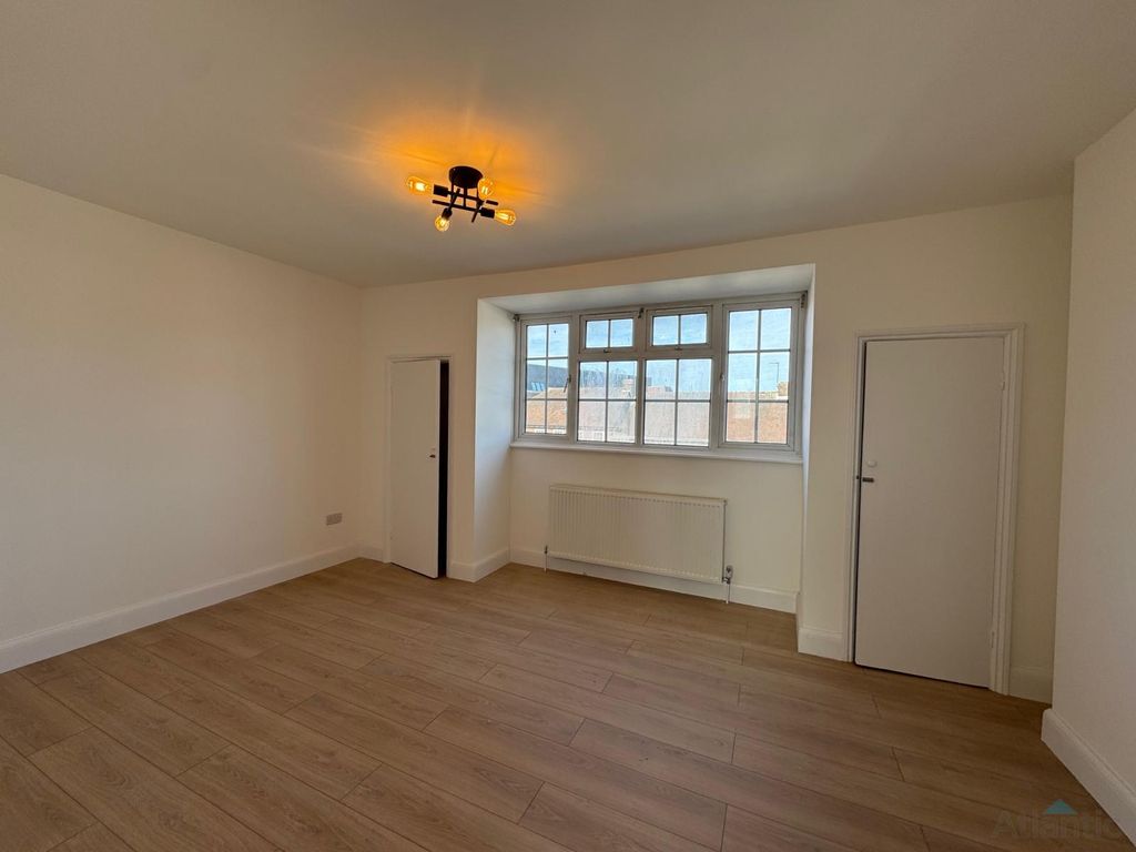 Property photo 2 of 5 Gallery