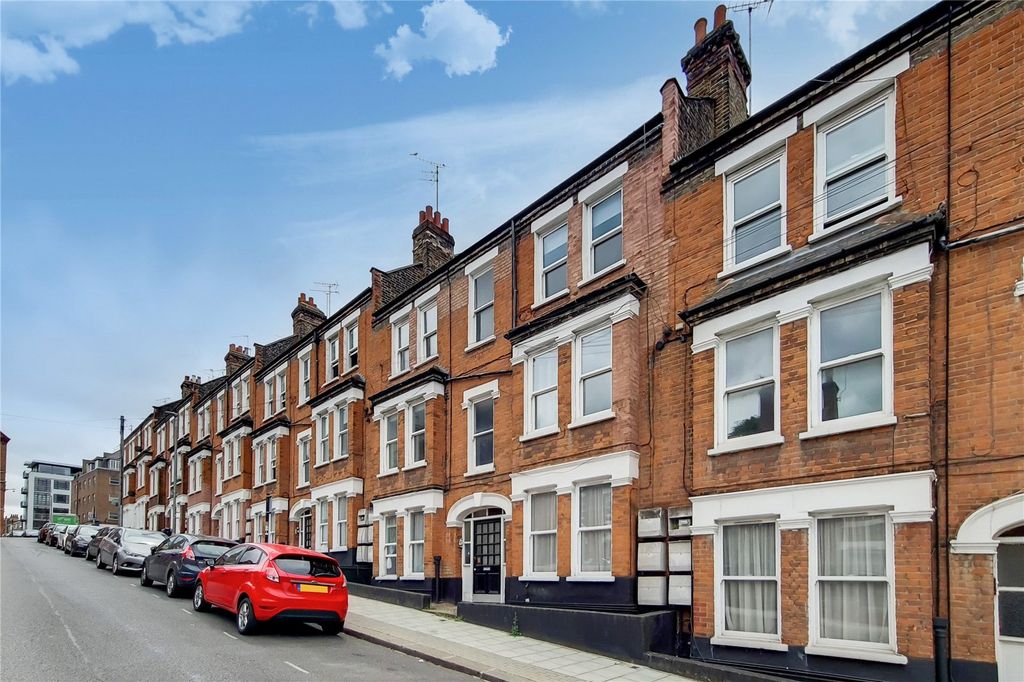 Property photo 3 of 6