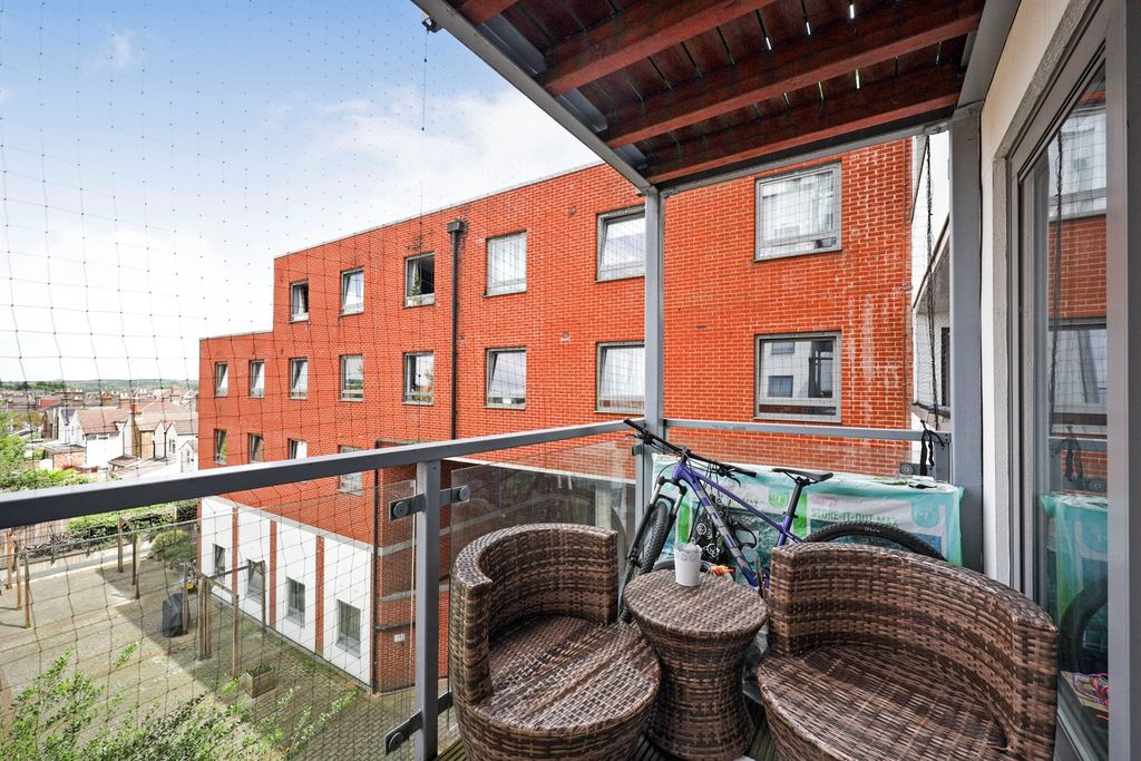 Property photo 1 of 17