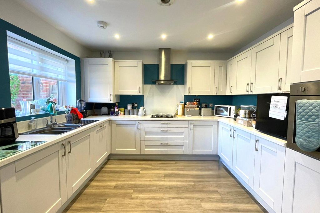 Property photo 2 of 12 Picture No. 02