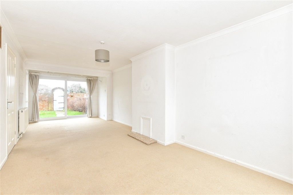 Property photo 1 of 9 Lounge/Diner