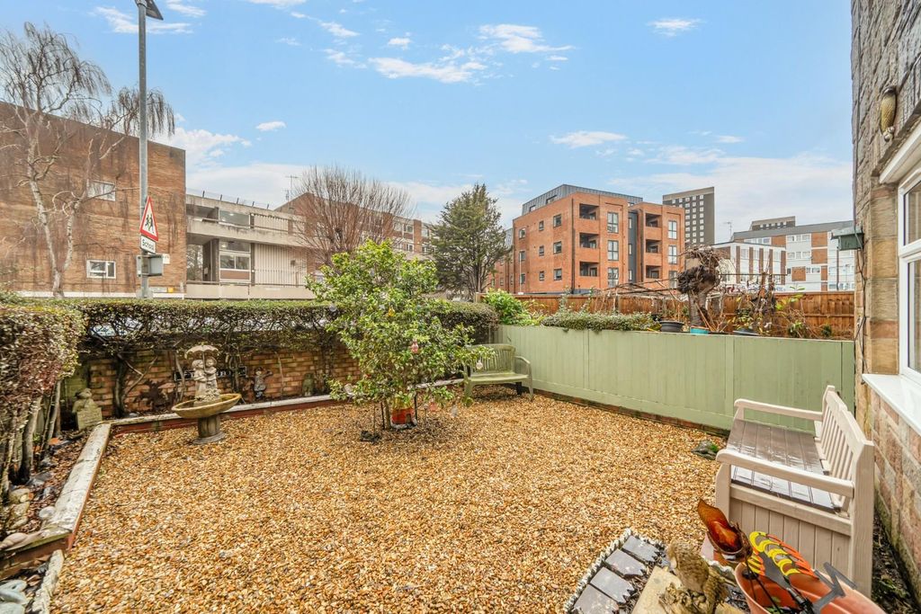 Property photo 2 of 19 1397164-16-69663B851d41E.Jpg