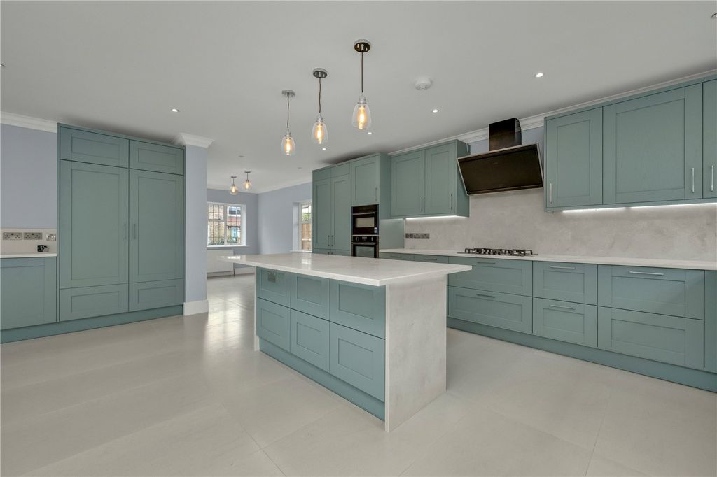 Property photo 3 of 24 Kitchen