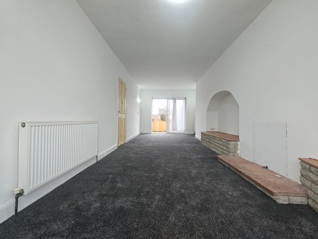 Property photo 2 of 16 Image