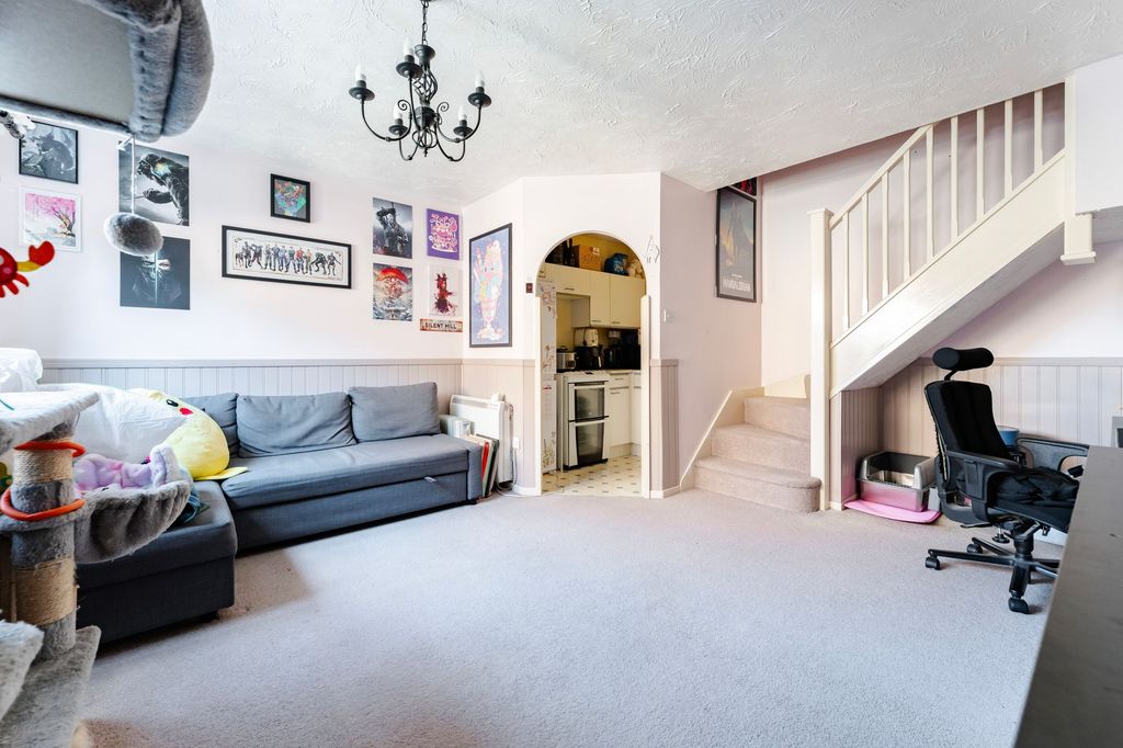 Property photo 2 of 11