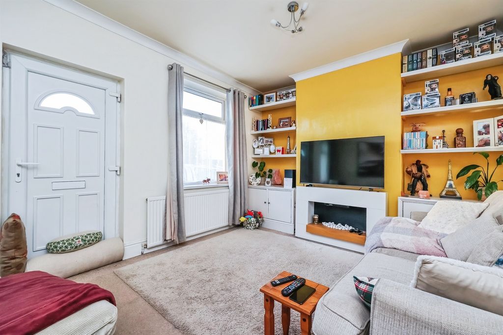 Property photo 2 of 17