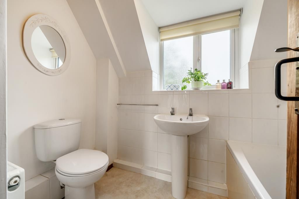 Property photo 3 of 20 Bathroom