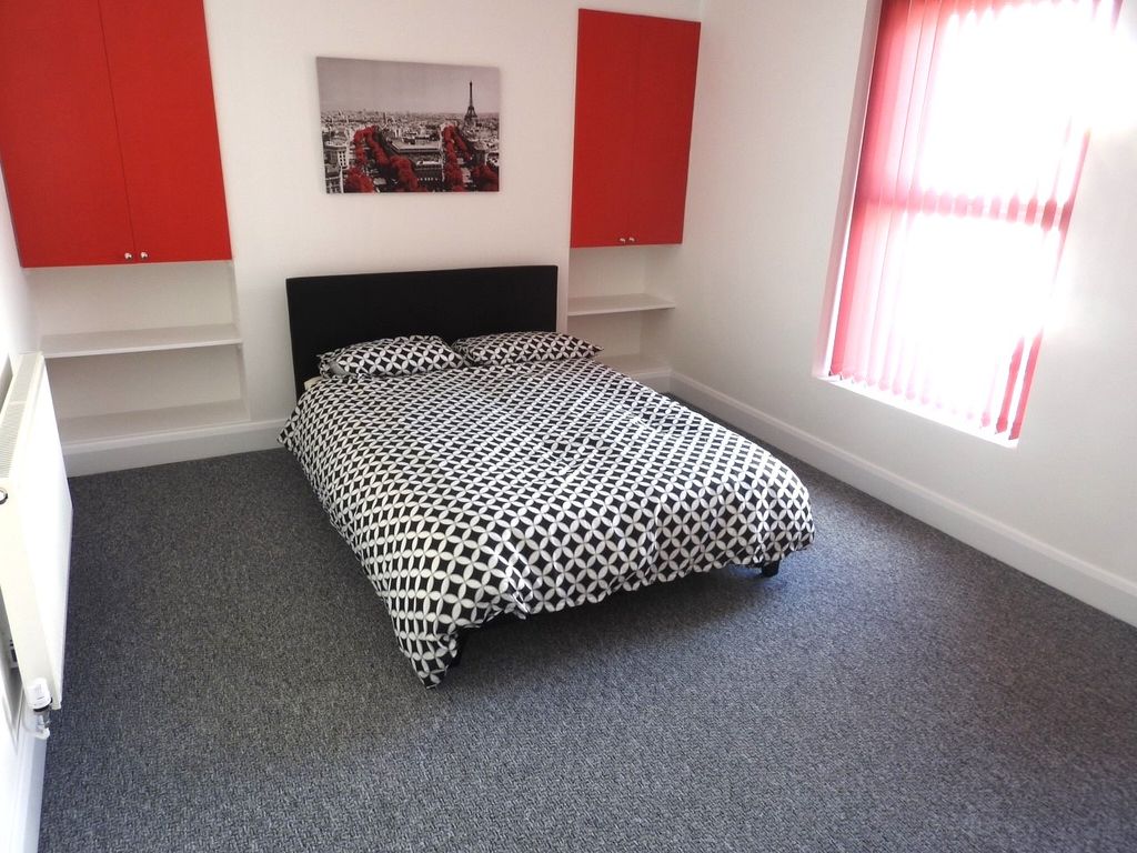 Property photo 3 of 13 Bed 5