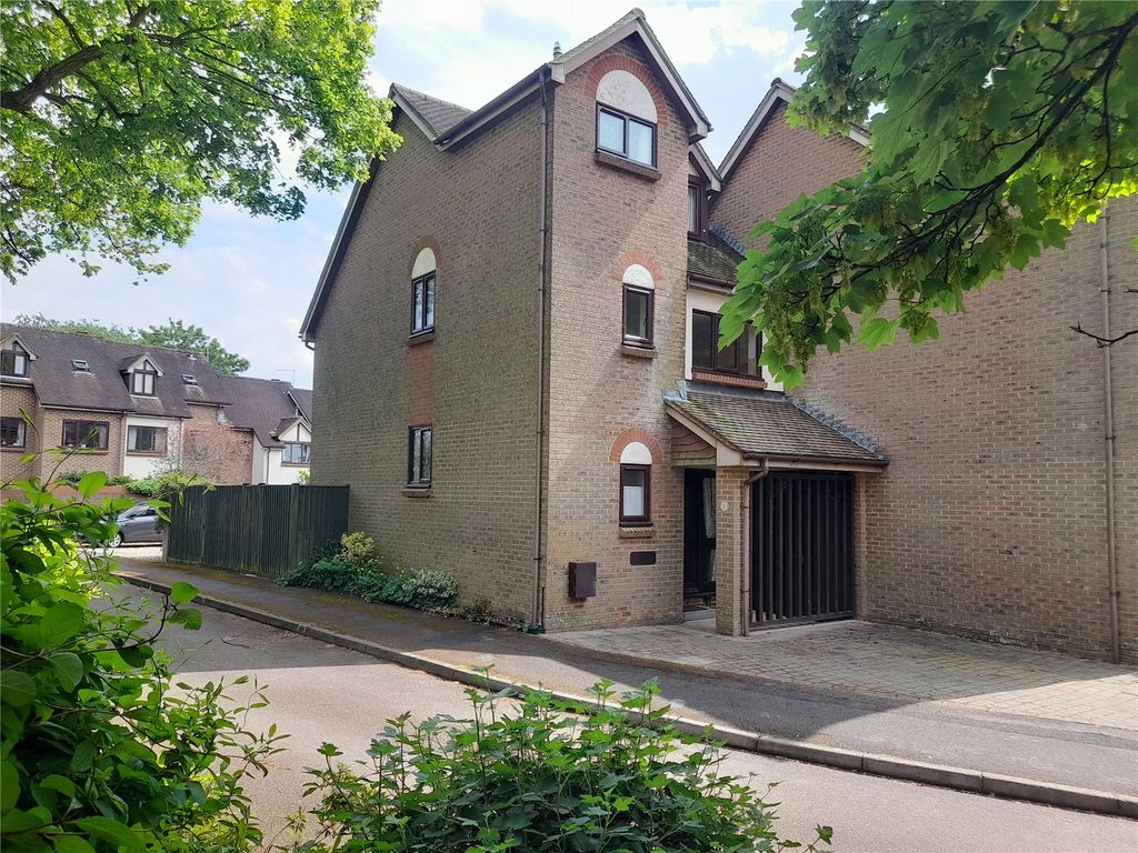 Property photo 1 of 16 Picture No. 21