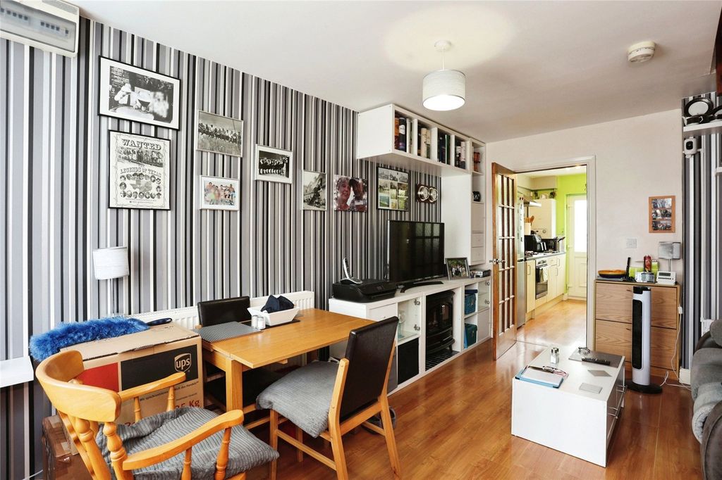 Property photo 2 of 17 Photography
