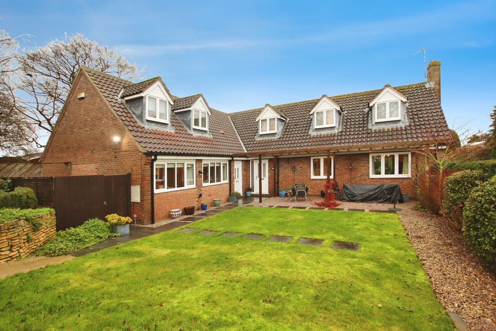 Property photo 1 of 27 4839670