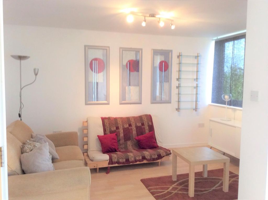 Property photo 3 of 8 Lounge (2).Jpg