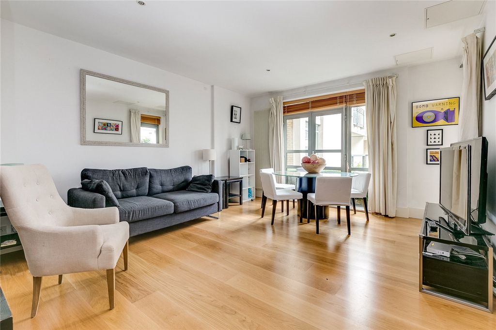 Property photo 1 of 8