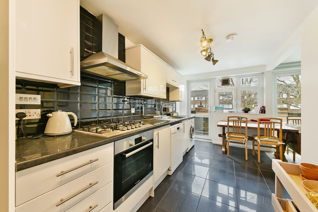 Property photo 3 of 8
