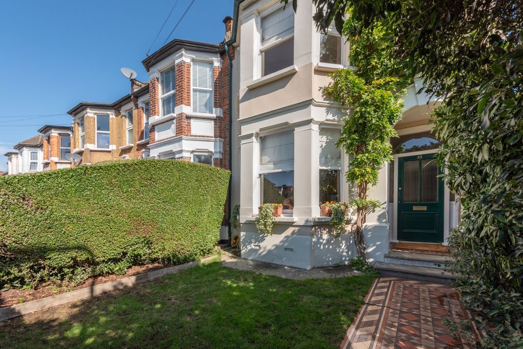Property photo 1 of 40 3794071