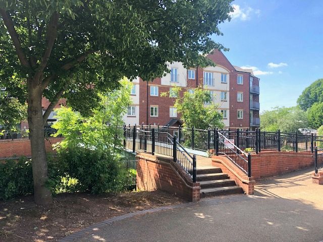 Property photo 1 of 7 Riverside Entrance