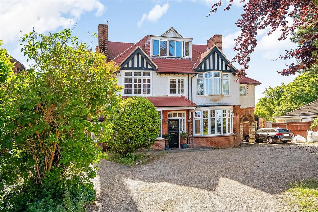 Property photo 1 of 14 External