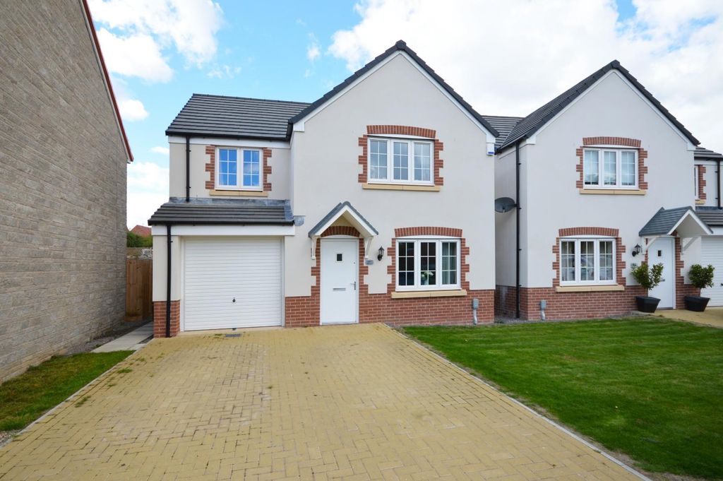 Property photo 1 of 22 Outside