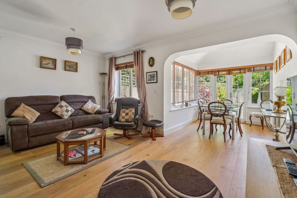 Property photo 2 of 14