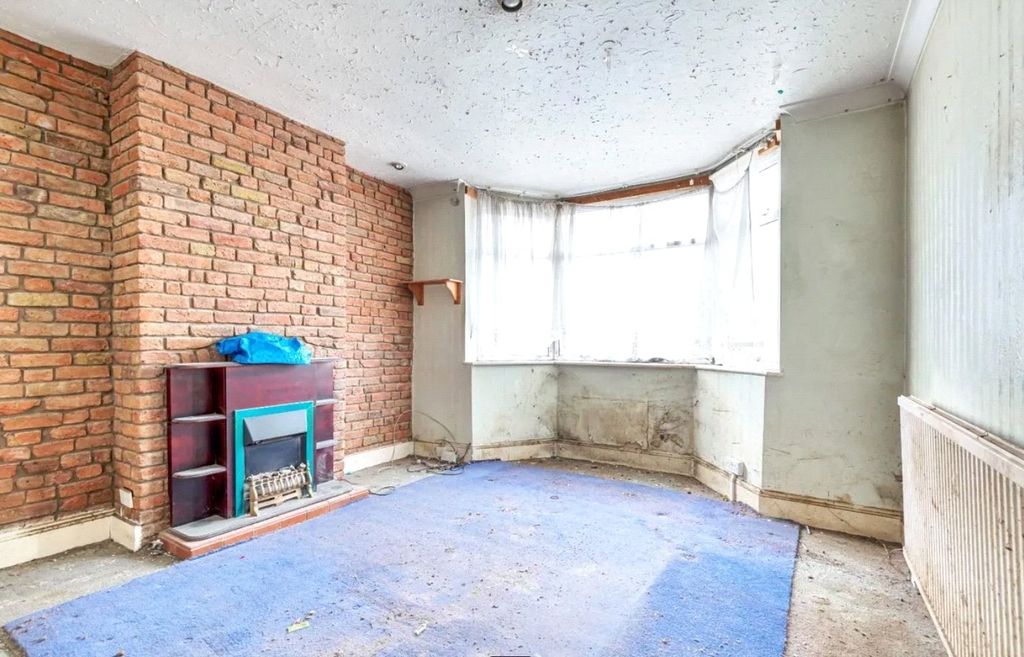 Property photo 2 of 13 Picture No. 11