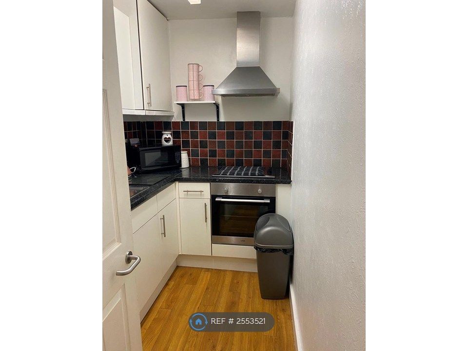 Property photo 1 of 8 Kitchen