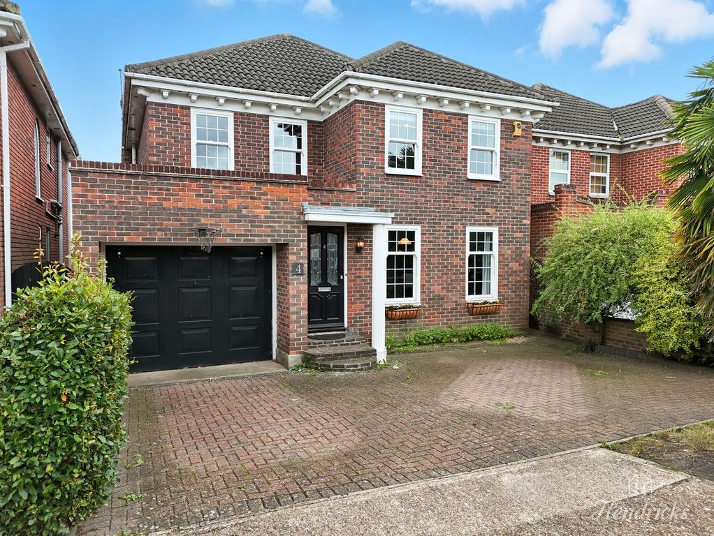 Property photo 1 of 43