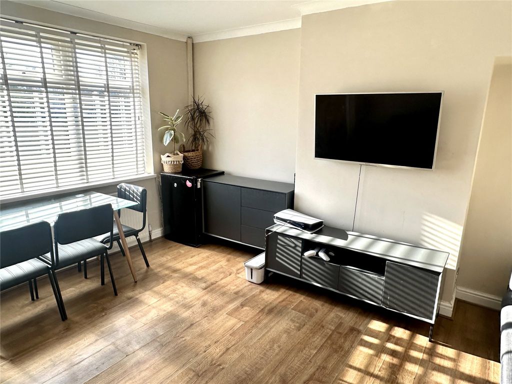 Property photo 2 of 18 Picture No. 46