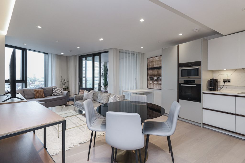 Property photo 1 of 28